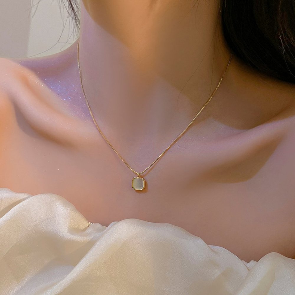 GOLICC Light Luxury Square Shell Necklace - Picture 8 of 9